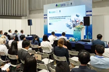 10월 23일 호찌민시에서 열린 홍수 방지 및 기후 회복력 혁신에 관한 기술 세미나에서 (사진: VNA)