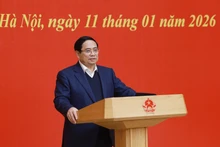 정치국 위원이자 정부 당위원회 서기인 팜민 찐 총리가 11일 회의에서 발언하고 있다. (사진: VNA)