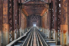 미래 향해 달리는 베트남 철도