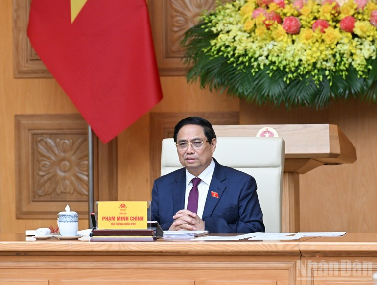 팜 민 찐 베트남 총리가 20일 하노이에서 열린 제14차 중앙 표창·포상위원회 회의에서 연설하고 있다. (사진: 찐 하이)