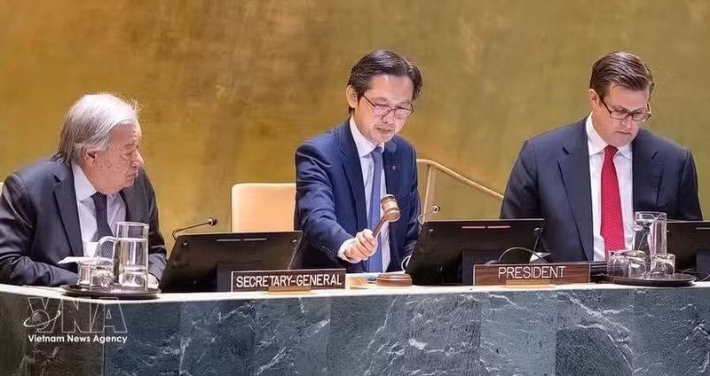 도 흥 비엣 주유엔 베트남 대사가 27일 뉴욕에서 열린 제11차 핵확산금지조약(NPT) 당사국 검토회의 개회 세션을 주재하고 있다. (사진: VNA)