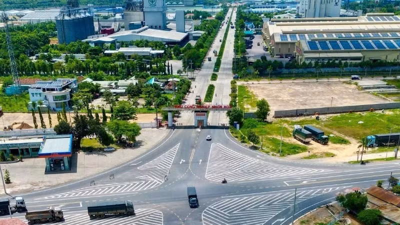 잘 구축된 교통망은 지라이(Gia Lai)성이 다양한 분야에서 투자를 유치하는 데 있어 강점으로 작용하고 있다.
