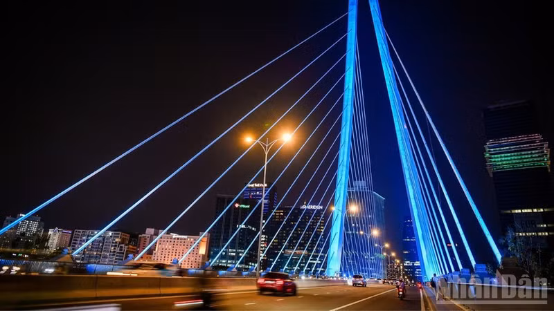 호찌민시의 야경. (사진: 탄닷)