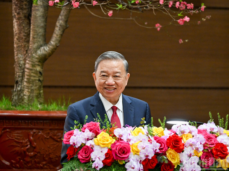 또럼 베트남 공산당 서기장이 회의에서 발언하고 있다.