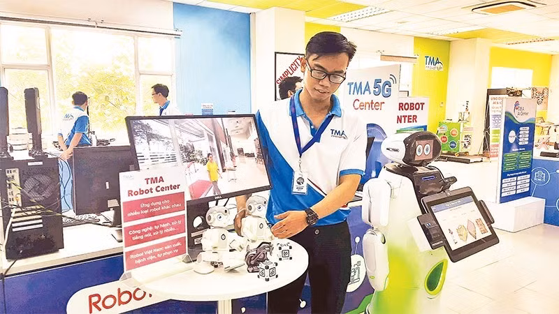 TMA 테크놀로지 그룹과 꽝쭝 소프트웨어 시티가 자사의 기술 제품을 선보였다.