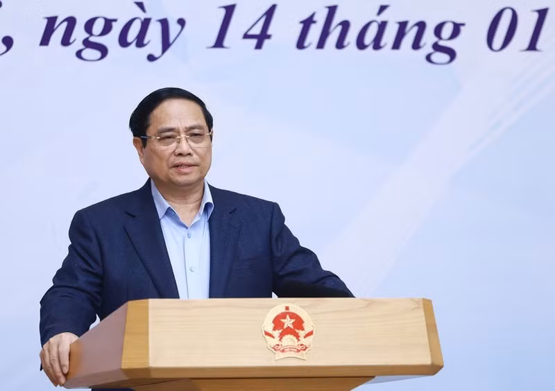 팜민찐 베트남 총리가 14일 열린 회의에서 2025년 국가 국제통합 지도위원회의 성과를 평가하고 올해의 주요 과업을 제시하며 연설하고 있다. (사진: VNA)