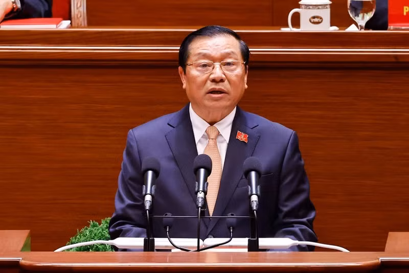 라잉쑤언몬 당 중앙위원회 선전교육대중동원위원회 상임부위원장이 보고서를 발표하고 있다. (사진: VNA)