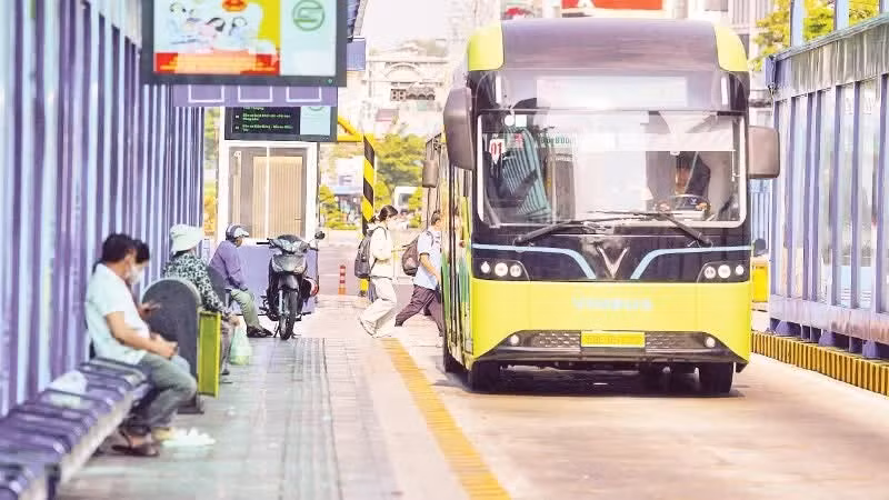 호찌민시는 2030년까지 친환경 대중교통을 도입하기 위한 구체적인 로드맵을 마련했다. (사진: 더 안)