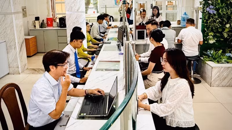 프로세스와 문서 절차의 간소화가 이제 금융 기관 개혁의 핵심이 되고 있다.
