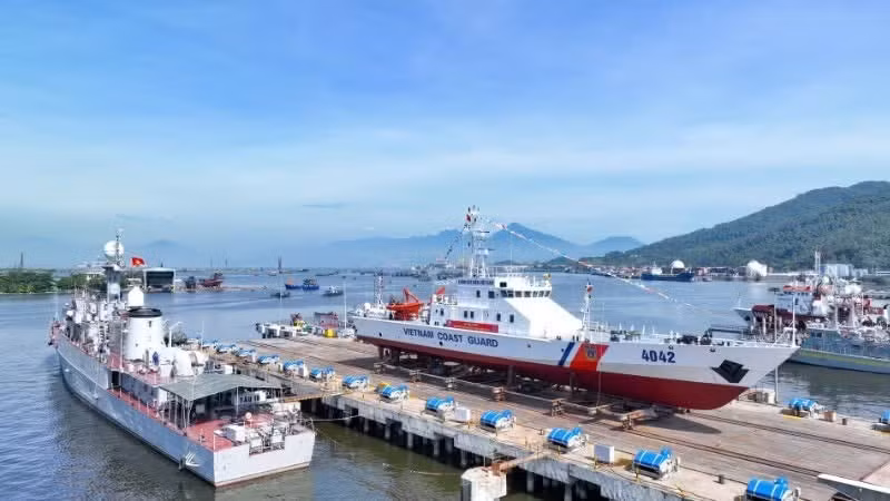 진수식을 앞둔 12번째 TT-400 고속 순찰함 CSB 4042호.