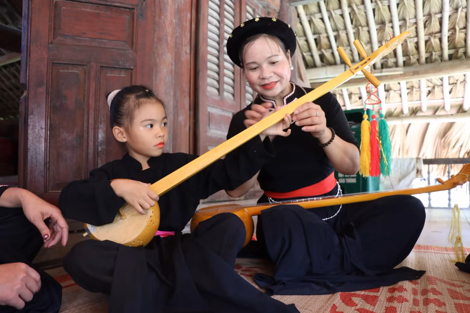 vna-potal-van-hoa-soi-duong-tuyen-quang-luu-giu-lan-dieu-then-tren-que-huong-cach-mang-7676016-2048x1365.jpg