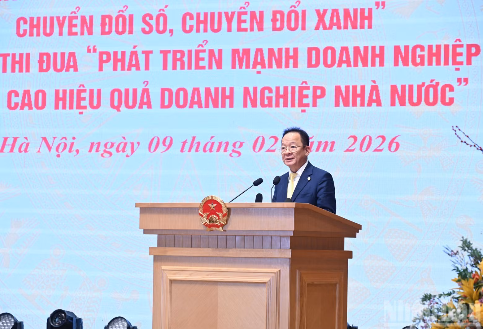 도 꽝 히엔 T&amp;T 그룹 창립자 겸 회장이 출범식에서 연설하고 있다.